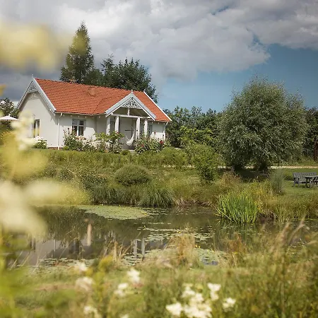 Dom Nad Stawem Holiday home