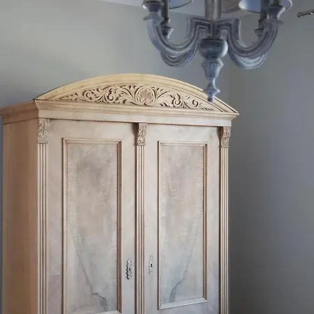 Dom Nad Stawem Domatowo