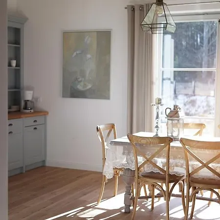 Dom Nad Stawem Сasa de vacaciones Domatowo