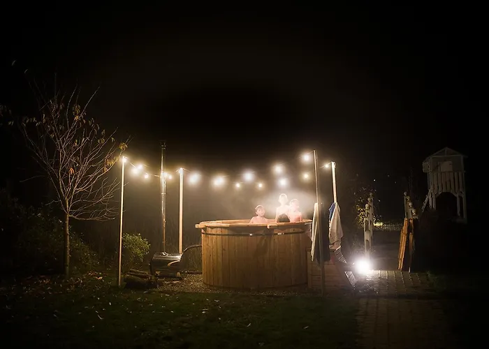 Dom Nad Stawem Dom wakacyjny Domatowo