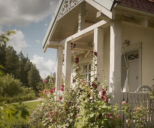 Dom Nad Stawem Domatowo