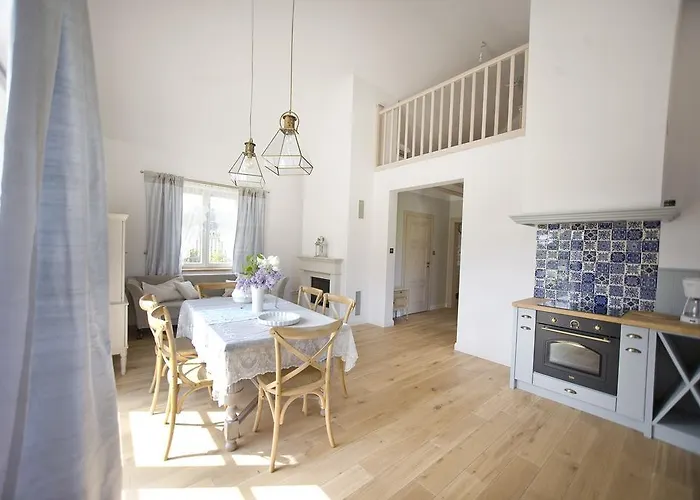 Dom Nad Stawem Domatowo