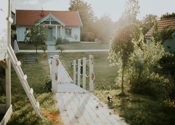 Dom Nad Stawem * Domatowo